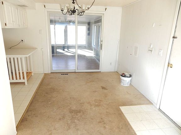 3rd image of 504 W Vistula St