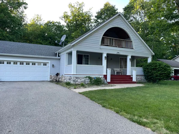 3444 Autumn Wood Dr, Hamilton, MI 49419