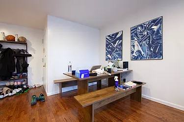 Rented by R New York