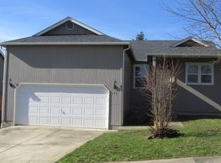 445 Callahan Dr, Roseburg, OR 97471