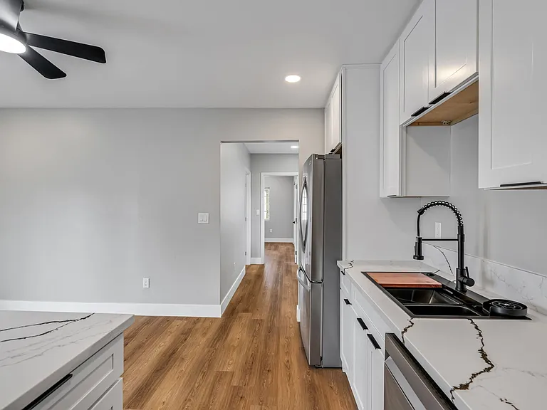 4286 Marlborough Ave — Photo 13