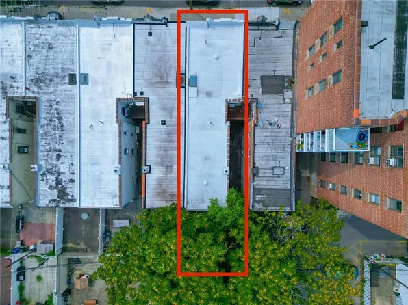 2391 East 3rd Street image 29 of 33