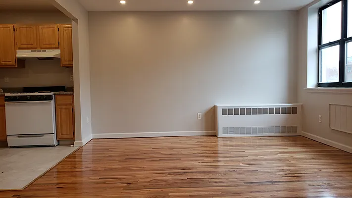 Rented by The Hamilton Group | media 10