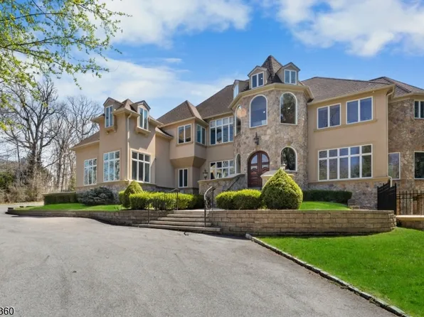 5 Fox Chase Dr, Watchung Boro, NJ 07069