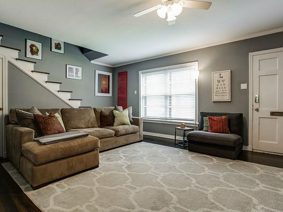 4th image of 6431 Bordeaux Ave #6431