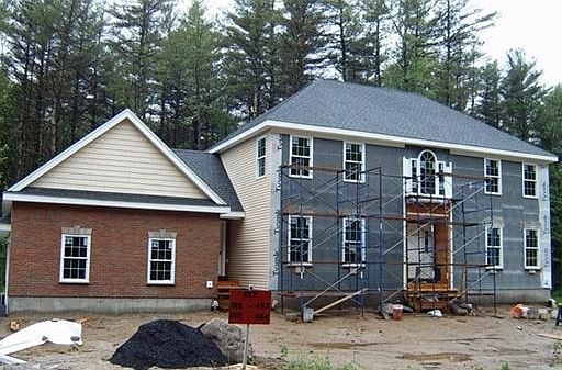 2nd image of 7 Belair Dr