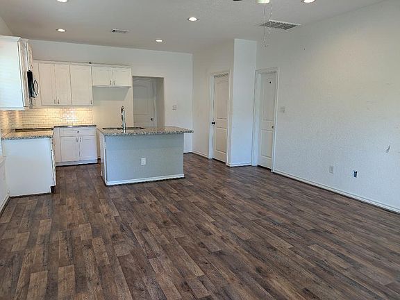 2nd image of 16729 Meadowcroft