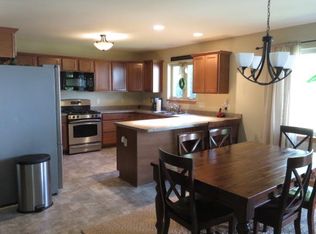 222 W Park Ave, Hartland, WI 53029