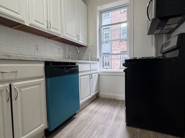 569 Bergen Ave #36
