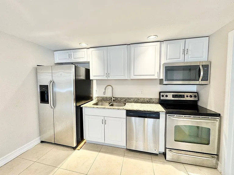 5389 Treetops Dr — Photo 4