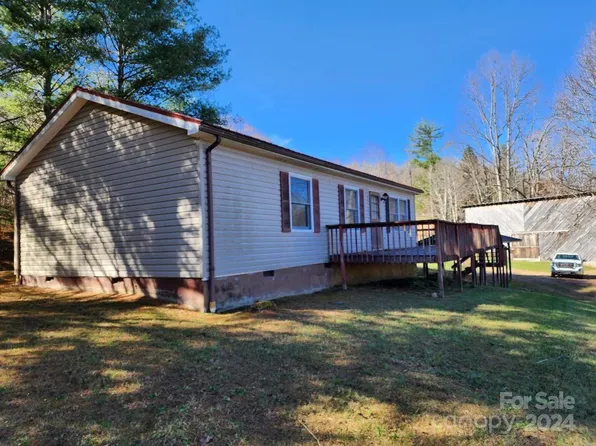 20 Coventry Ln, Burnsville, NC 28714