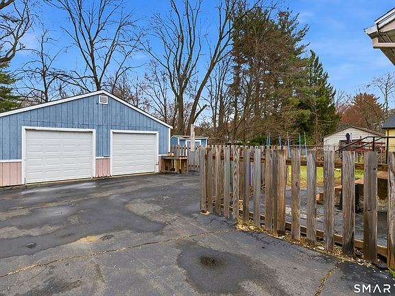 3rd image of 140 Cottage Grove Road