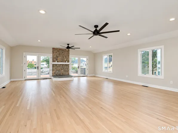 12 Center St, Stamford, CT 06906
