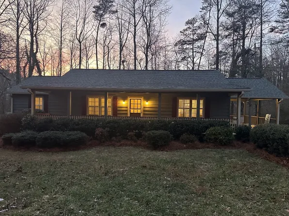 95 E Gate Terrace Ln, Clayton, GA 30525