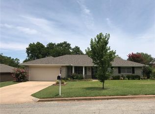 1928 E 14th Pl, Ada, OK 74820