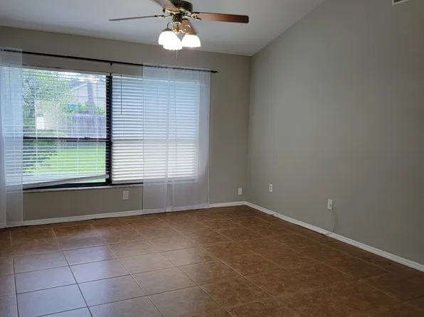 9546 Pebble Glen Ave, Tampa, FL 33647