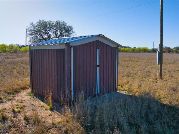 362 Jacoby Ln, Hext, TX 76848