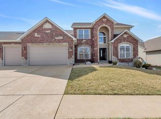 4338 Ventura Place Dr, Saint Louis, MO 63128