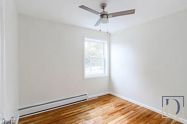 Rented by Dakis Group LLC | media 21