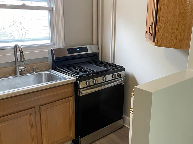 811 Ferry St #2 — Photo 7
