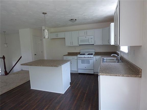 4th image of 100 Winchester Dr