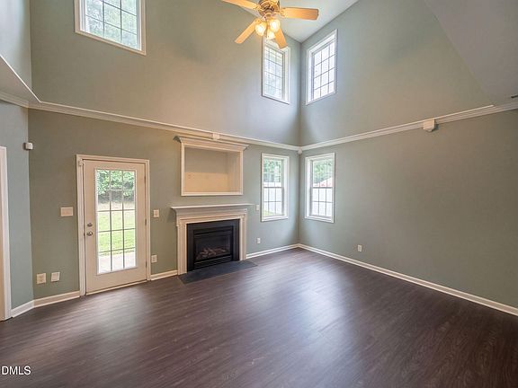 3rd image of 8213 Marshall Brae Dr