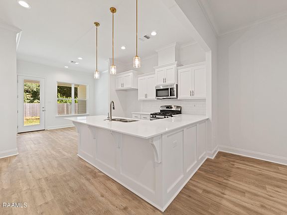 4th image of 121 Grenadine Dr