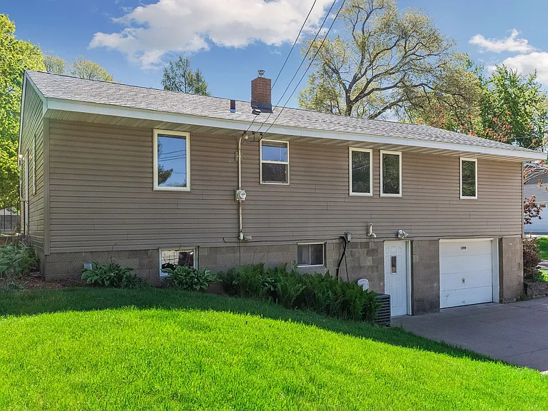 1099 Felix St — Photo 32