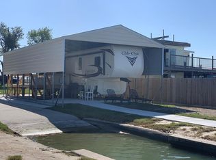 517 Copano Cove Rd, Rockport, TX 78382