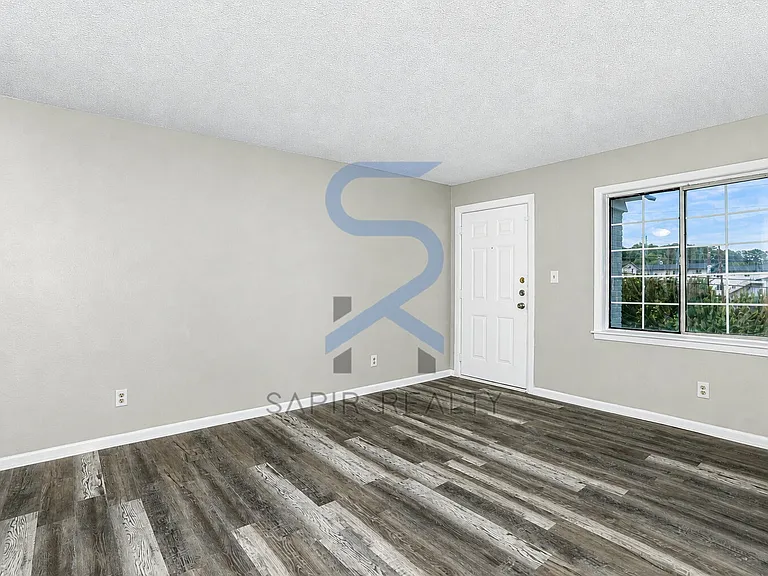 2065 Alison Ct SW #2 — Photo 2