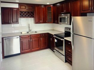 121 Chaucer Rd #B, Mount Laurel, NJ 08054