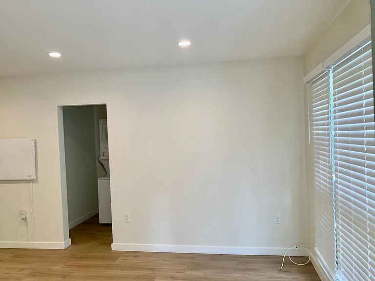 Maple Dr Apartments — Photo 15