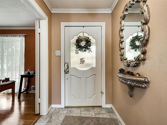 3rd image of 3117 S Glenbrook Dr