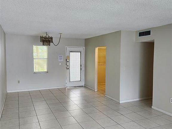 4th image of 1800 N Lauderdale Ave APT 1205