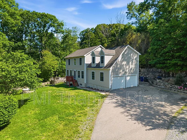 62 Terry Rd — Photo 2