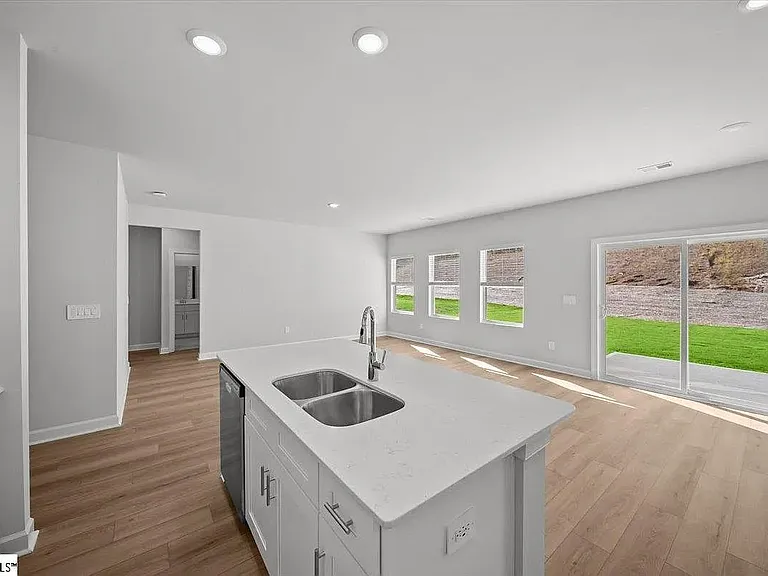 421 Creeping Jenny Dr — Photo 10