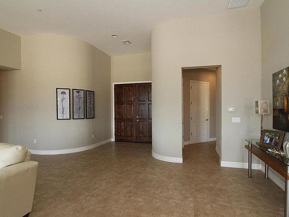 3rd image of 1509 W April Blossom Pl