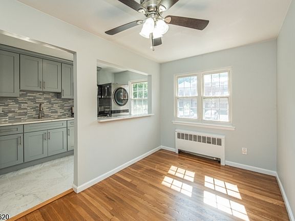 3rd image of 32 Wedgewood Drive BLDG 32 #48