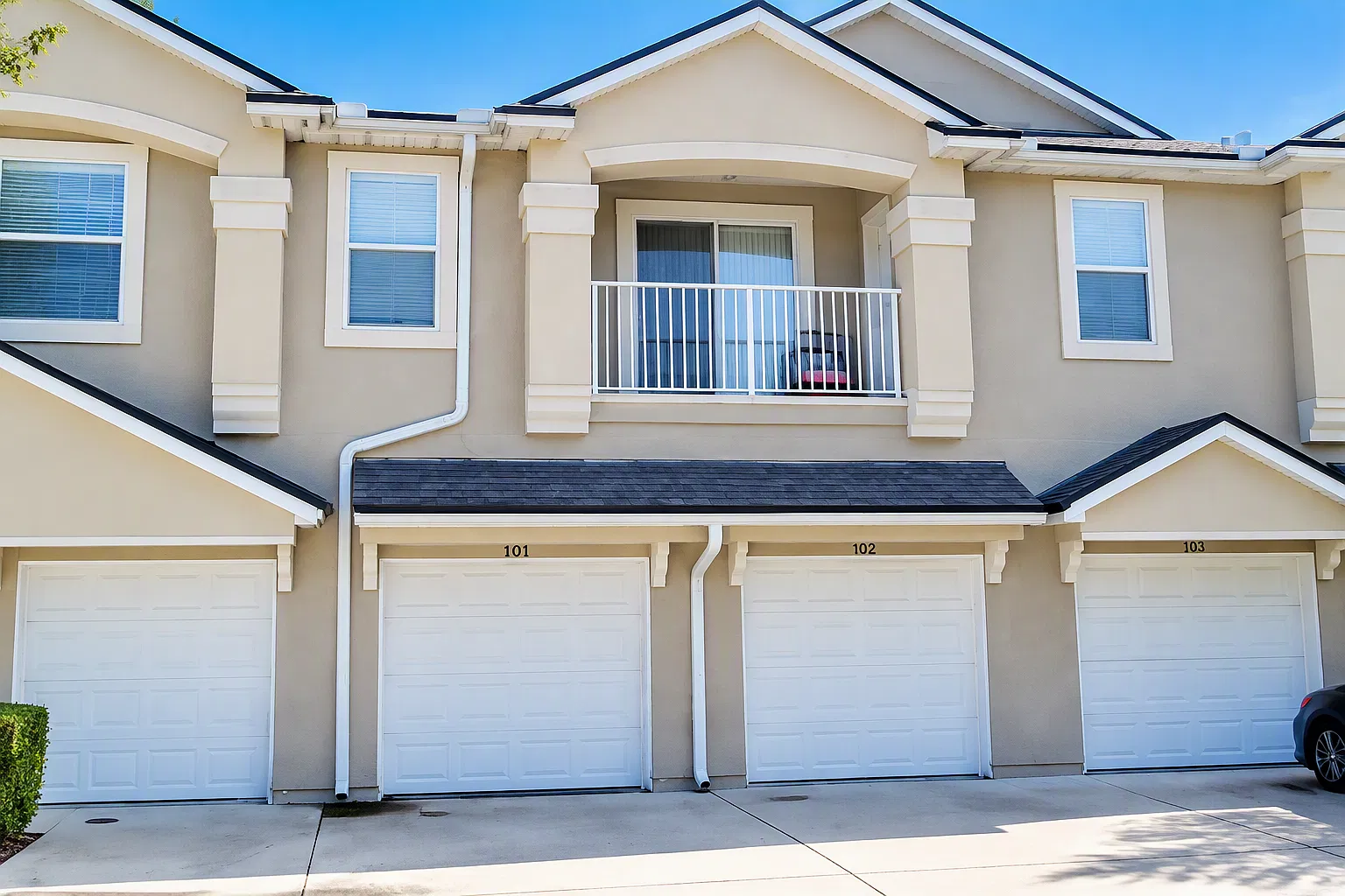 7055 Deer Lodge Cir — Photo 1
