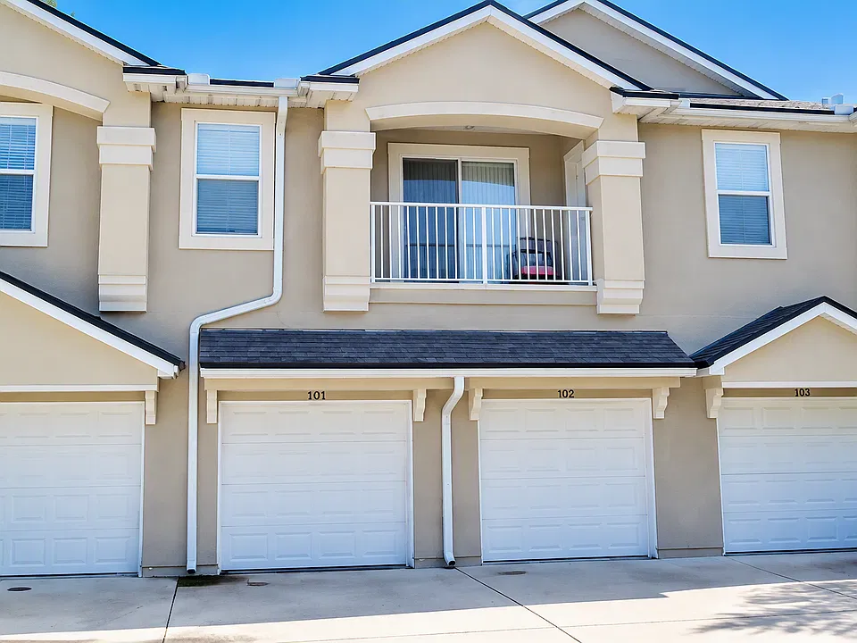 7055 Deer Lodge Cir #101