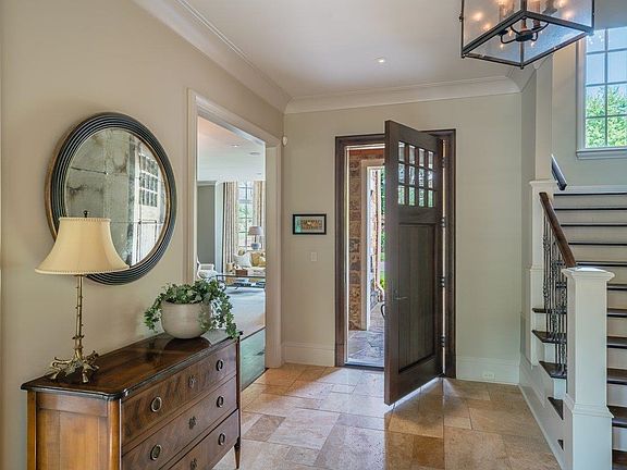 5th image of 207 Meadowgrove Ln