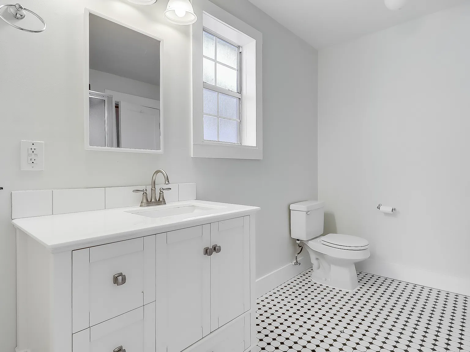 3 bed, 2157 sqft, $3,595 — Photo 3