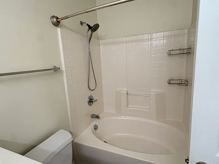 111 Fountain Pointe Ln #302 — Photo 11