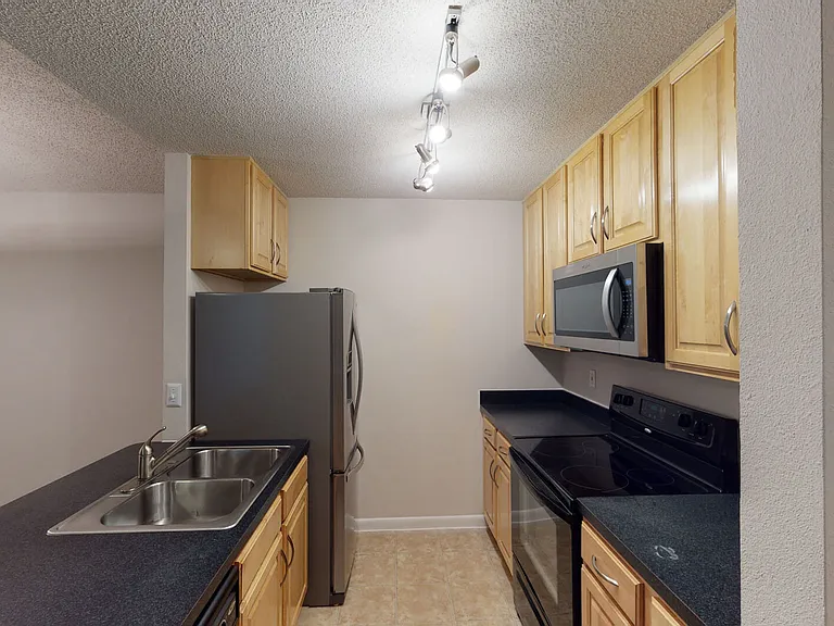 Altamira Place Apartment Homes — Photo 152