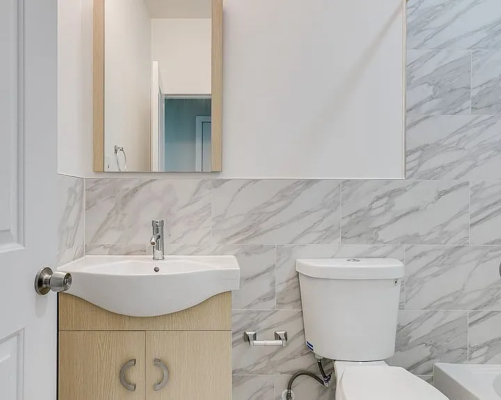549 Armstrong St #201 — Photo 11