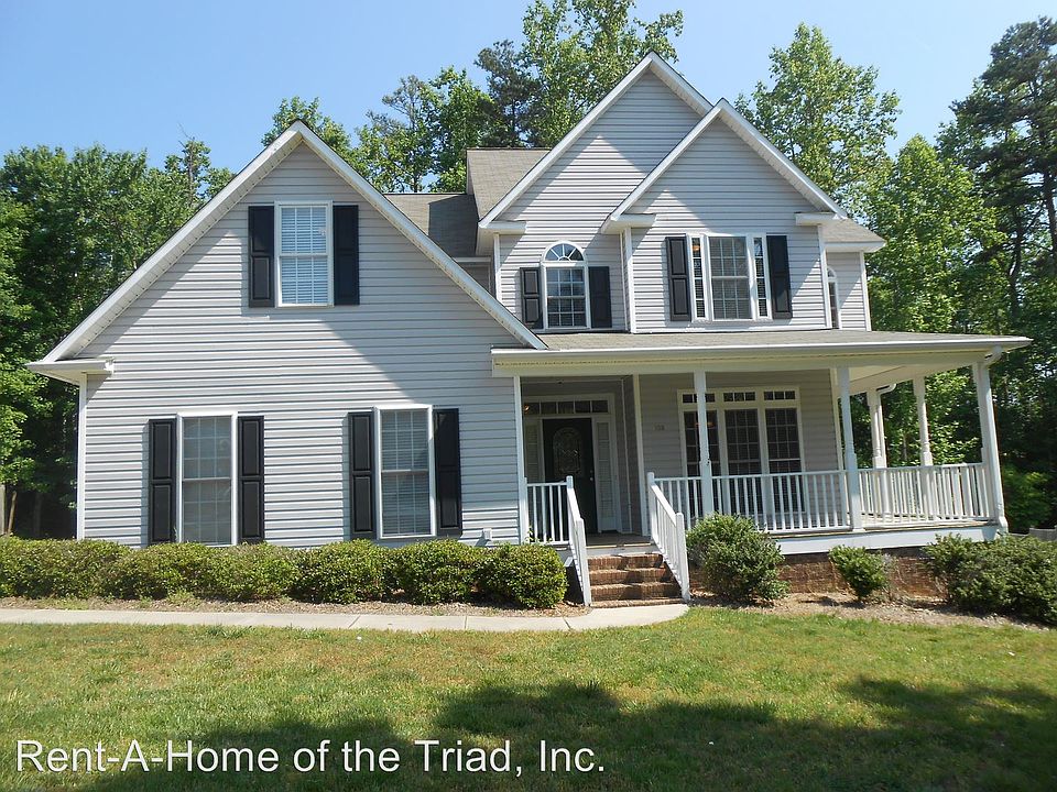 1st image of 103 Oak Village Dr