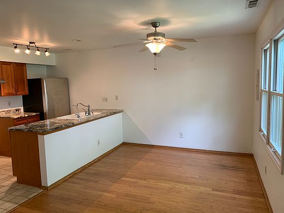 5th image of 2050 Charles Ln #1