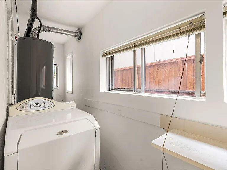 2202 W Main St — Photo 14