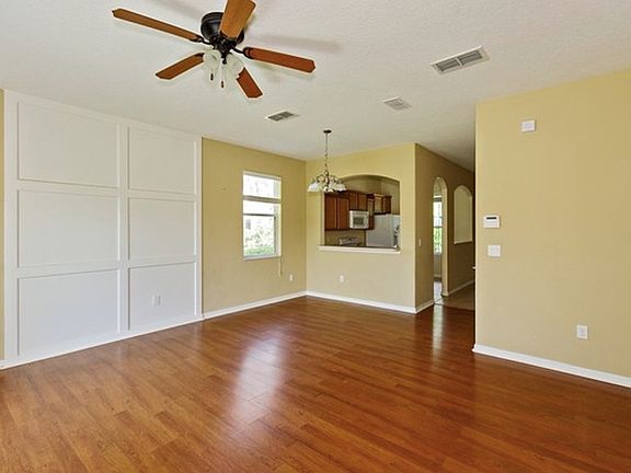 4th image of 1110 Twin Trees Ln