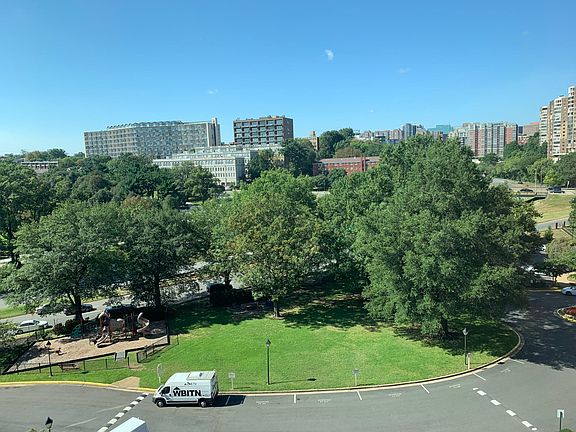 3rd image of 1011 Arlington Blvd #104